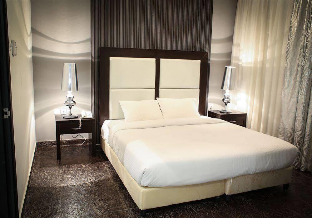 Loumage Hotel & Suites Манама Экстерьер фото